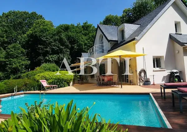 Villa 10 pièces 287 m²
