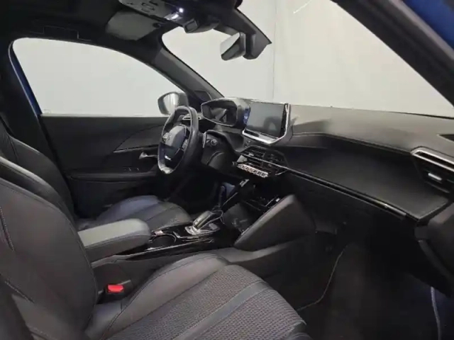 Peugeot 2008 1.2 puretech 130ch s&amp;s gt eat8 — photo 10