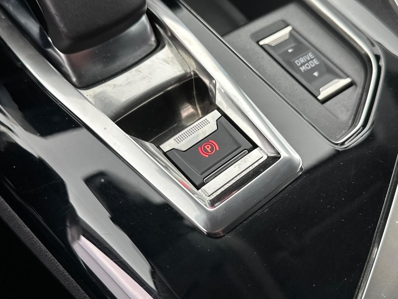Peugeot 3008 hybrid 225 e-eat8 allure pack — photo 31
