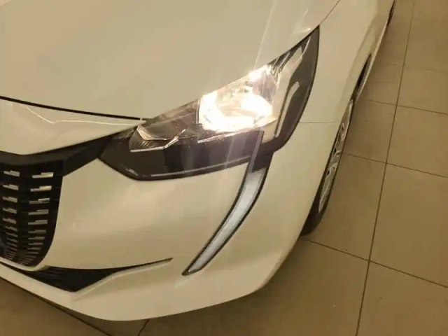 Peugeot 208 puretech 75 s&amp;s bvm5 — photo 44