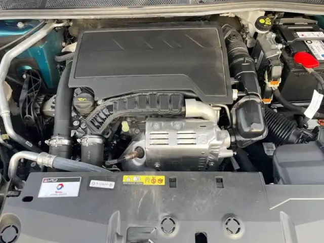 Peugeot 408 puretech 130 ch s&amp;s eat8 — photo 10