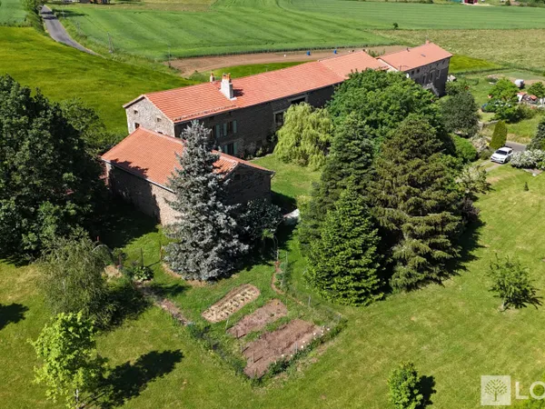 Maison 6 pièces 248 m²