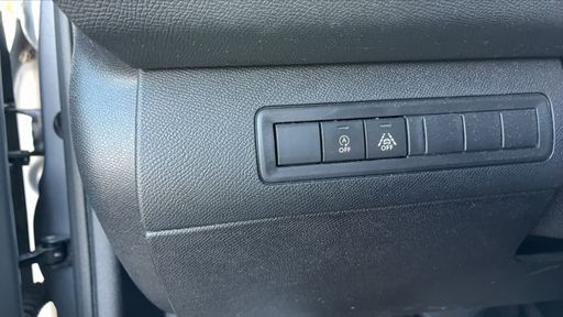 Peugeot 308 1.5 BlueHDi 130 EAT8 - GT Line – 2020 – 93615 km – Diesel – Boîte Automatique — photo 42