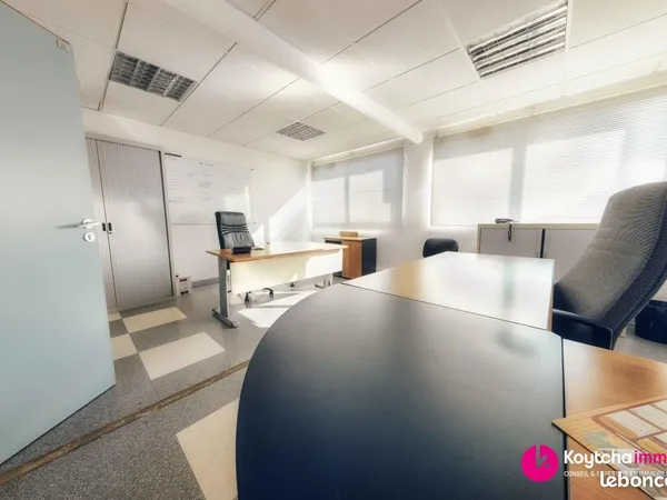 Bureaux 305 m²