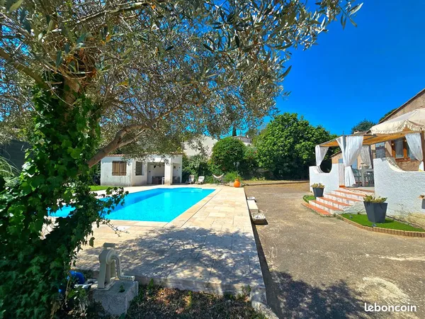 Villa 6 pièces 145 m²
