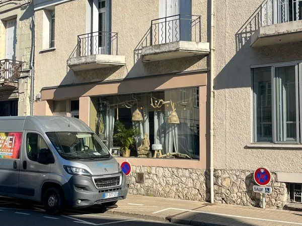 Local commercial Saumur Centre