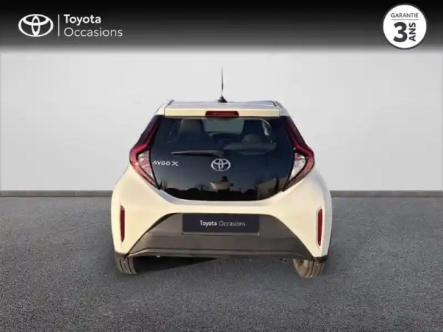 Toyota Aygo x 1.0 vvt-i 72ch dynamic — photo 4