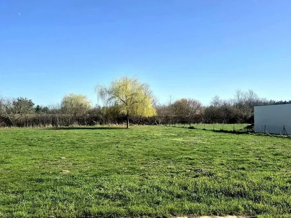 Terrain constructible 1400 m²