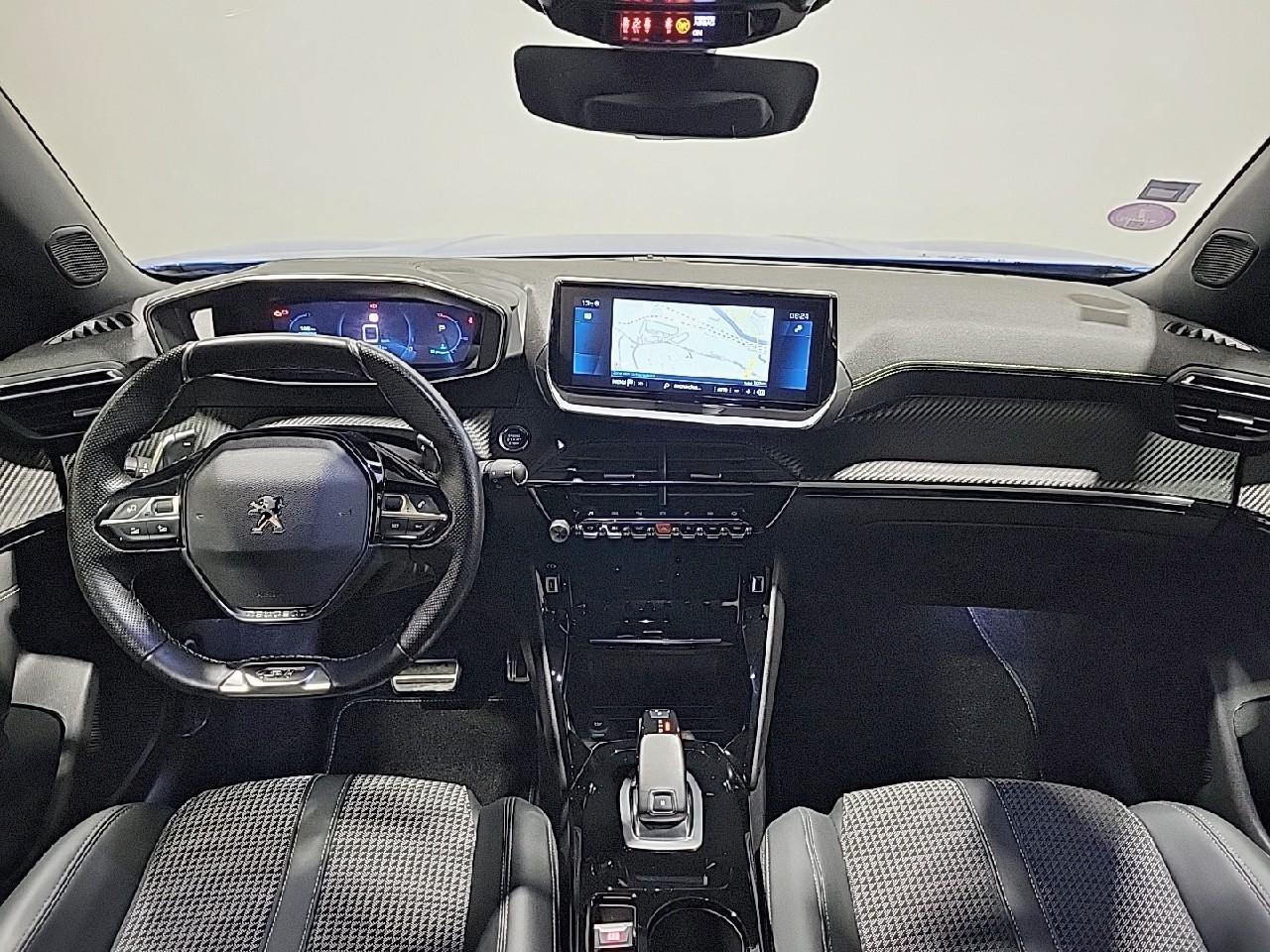 Peugeot 2008 puretech 130 s&s eat8 gt — photo 12