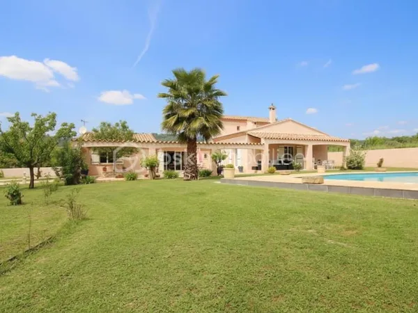 CLARENSAC - VILLA FAMILIALE 187 M² - 5 CHAMBRES - TERRAIN 2 502 M² - PISCINE & POOL HOUSE