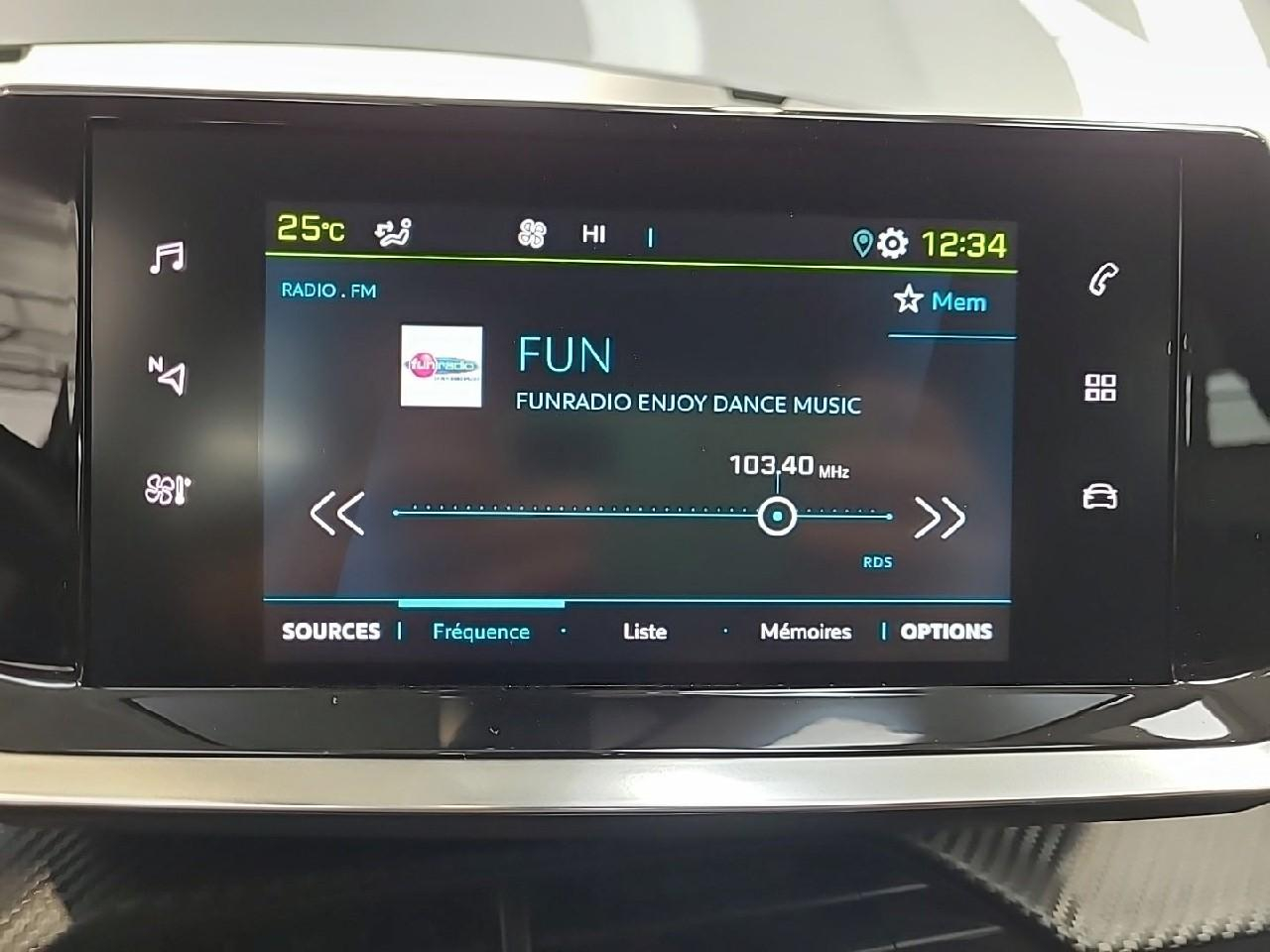 Peugeot 2008 electrique 136 ch allure — photo 11