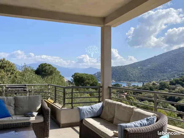 Villa 4 pièces 154 m²