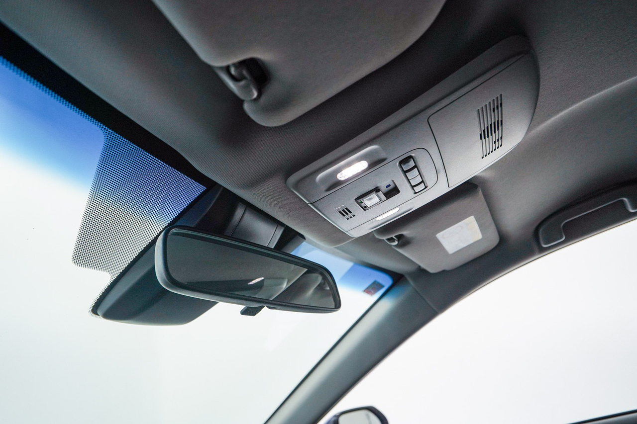 Toyota Camry — photo 28