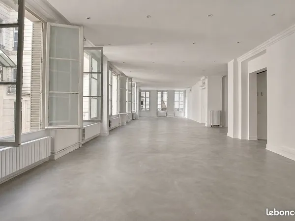 Bureaux 966 m²