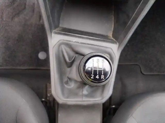 Dacia Sandero sce 65 — photo 37