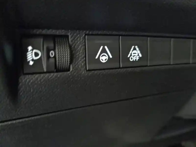 Peugeot 208 puretech 100 s&amp;s eat8 — photo 30