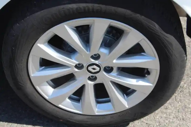 Renault Clio tce 90 — photo 31