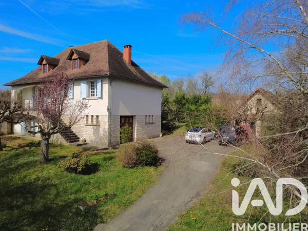Maison 10 pièces 250 m²