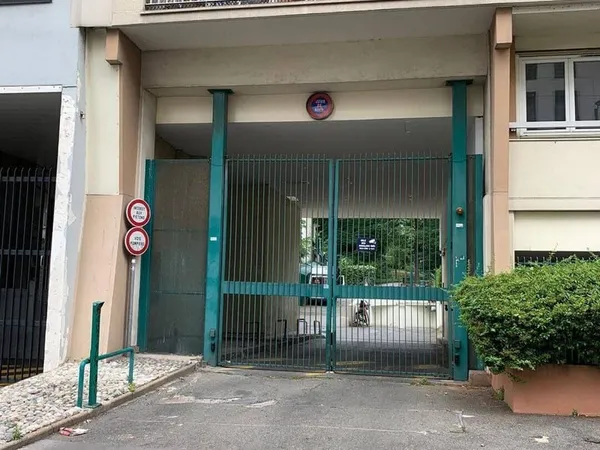 Parking 12 m²