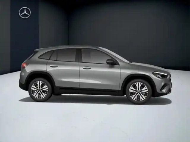 Mercedes Gla 200 d progressive line — photo 16