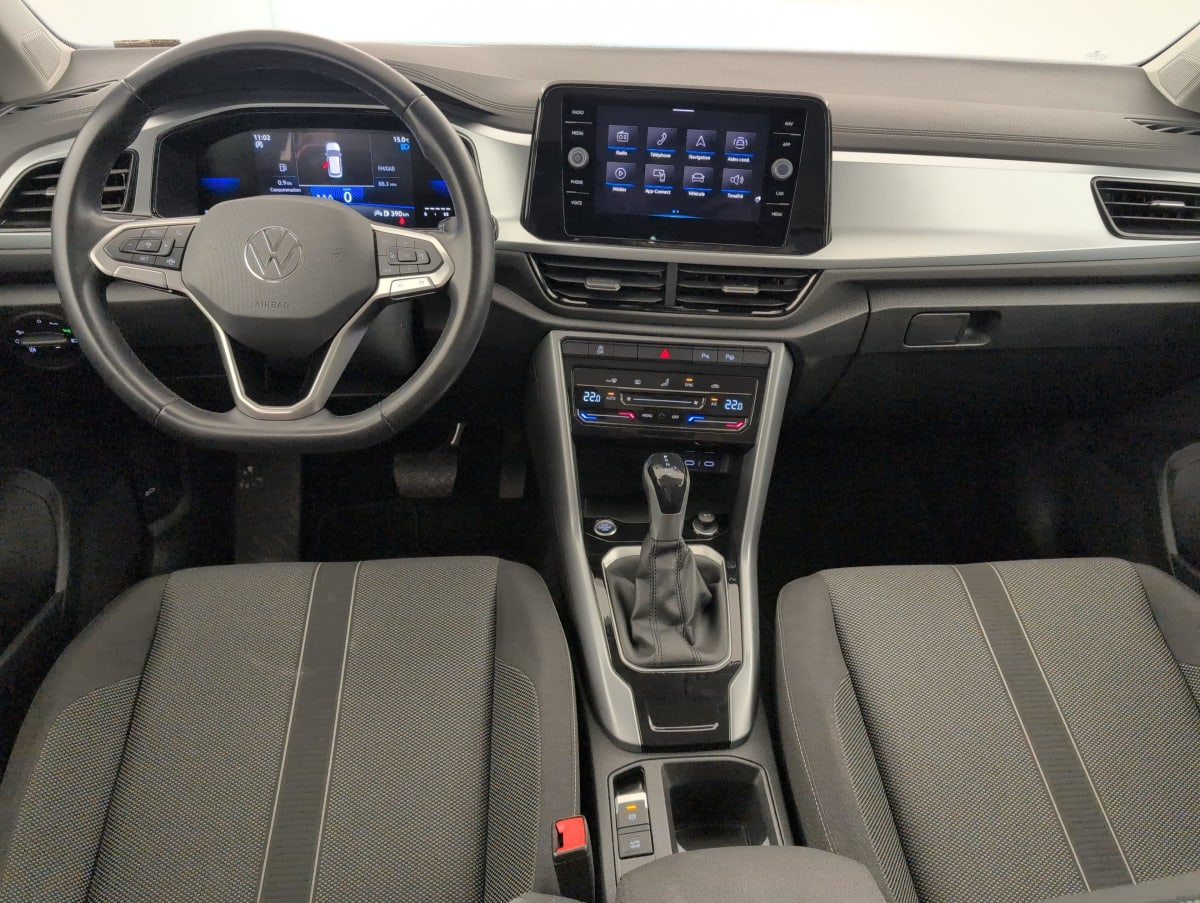 Volkswagen T-Roc — photo 13