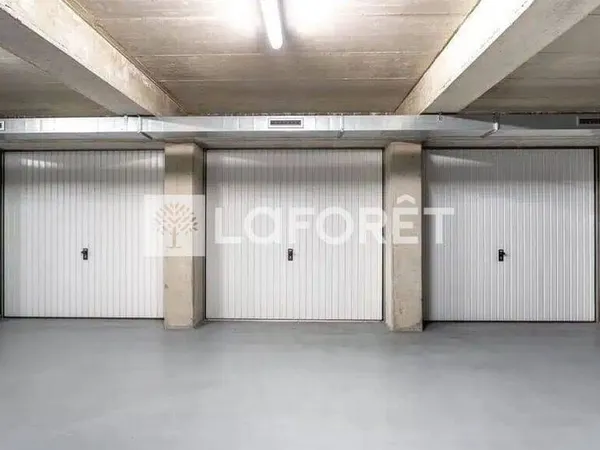 Parking 13 m²