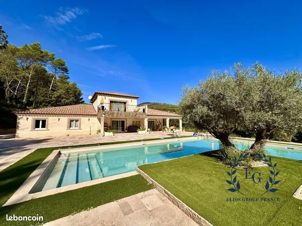 Propriété 6 pièces 357 m²