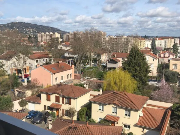 T 2 meublé de 47 M² avec vue