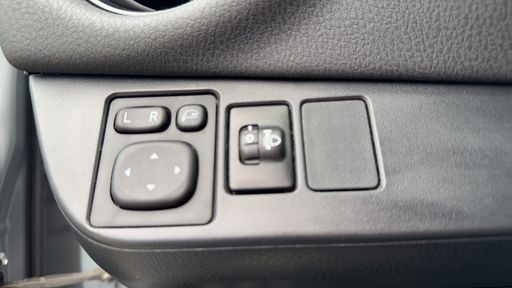 Toyota Yaris 1.5 VVT-i 100 Hybrid E-CVT - Collection – 2018 – 36785 km – Hybride essence – Boîte Automatique — photo 5