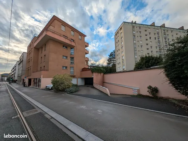 Place de parking souterrain - Avenue Fontaine Argent