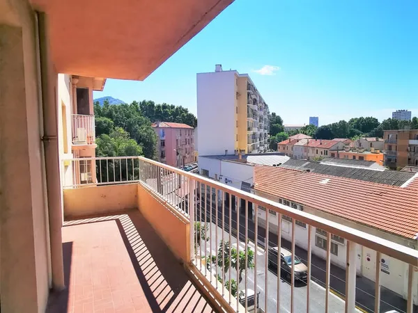 Appartement T2 + Un bureau