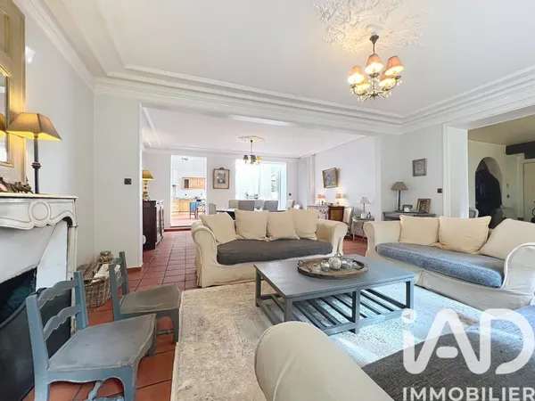 Maison 8 pièces 290 m²