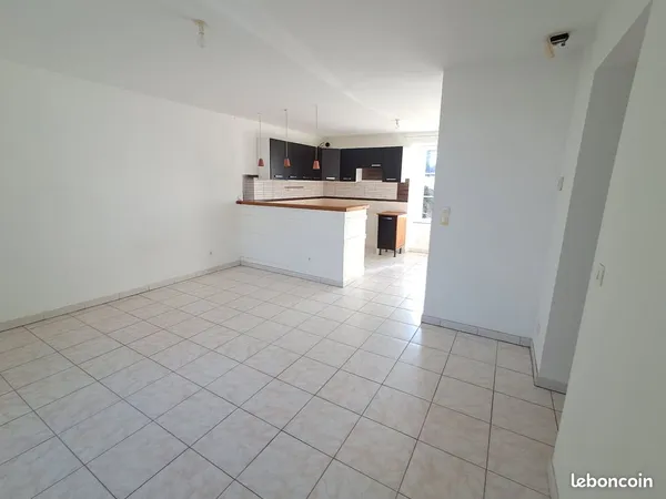 Location appartement T3 centre bourg