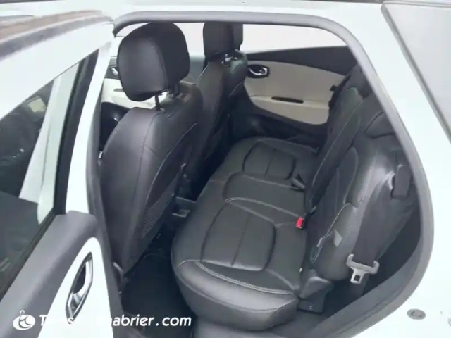 Renault Captur tce 150 fap edc initiale paris — photo 23