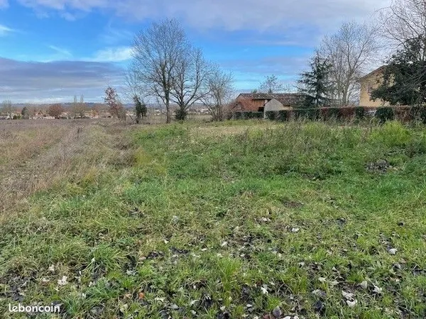 Terrain constructible zone calme proche CV sortie dir Toulouse