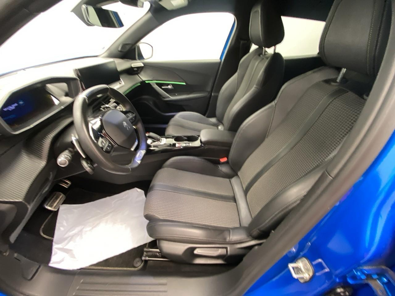 Peugeot 2008 puretech 130 s&s eat8 gt — photo 9