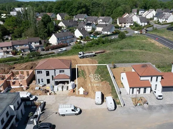 Terrain 600 m²