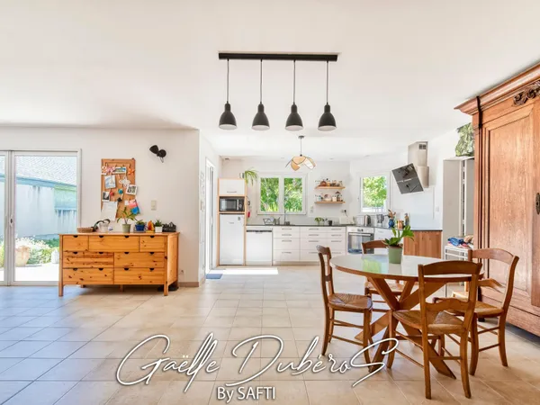 Agréable maison 4 chambres avec garage *** Pré visite 3D disponible sur demande***
