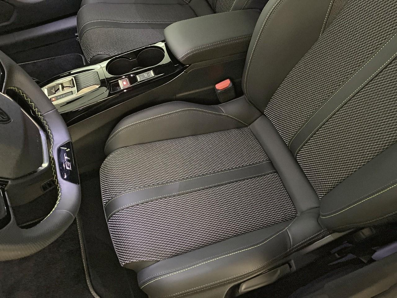 Peugeot 208 hybrid 145 ch e-dcs6 gt — photo 9