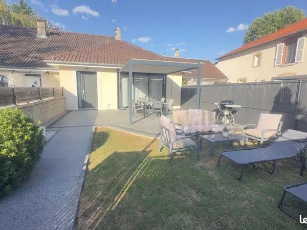 Superbe Maison de 180m2 avec terrasses et jardin