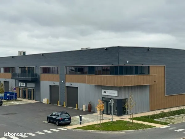 LOCAL D'ACTIVITE 690 m² CHALIFERT