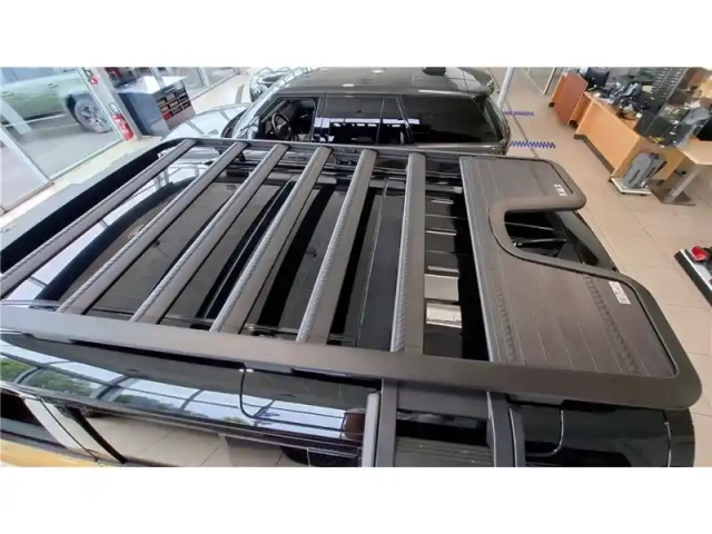 Land Rover Defender 110 p300e awd auto — photo 40