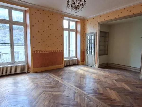 Appartement 2 pièces 83 m²