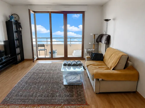 APPARTEMENT T2 LOUE AVEC PARKING ET CAVE