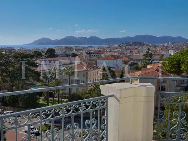 CANNES MONTFLEURY - APPARTEMENT 6 PIECES BOURGEOIS
