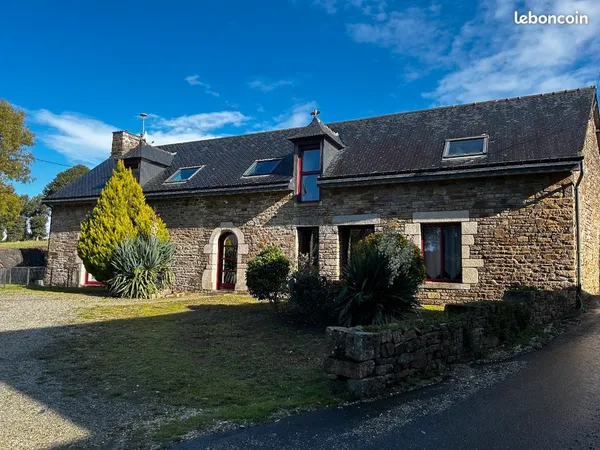 Belle longère rénovée 157 m² - Vie de plain-pied - Grand hangar & terrain 2 211 m²