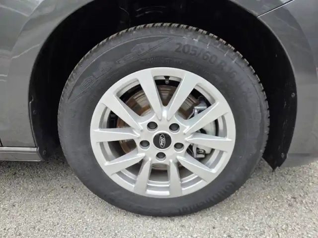 Ford Tourneo Connect grd  2.0 ecoblue 102ch trend — photo 9