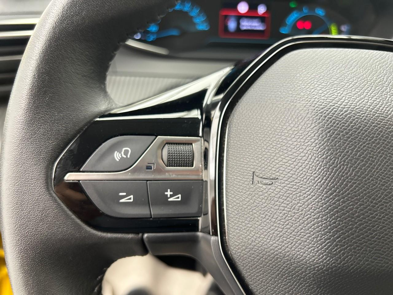 Peugeot 208 electrique 50 kwh 136ch allure — photo 24