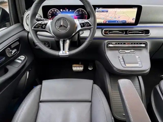 Mercedes Cla 300 d amg line long 8places — photo 9