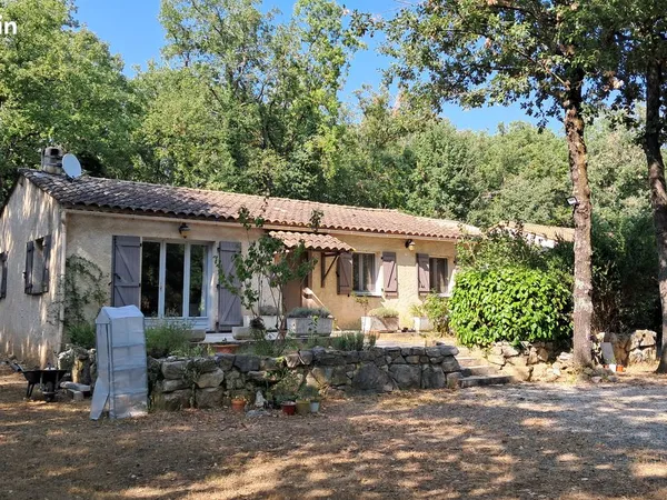 Maison de plain-pied 94 m² - Terrain 1 000 m² - Garage